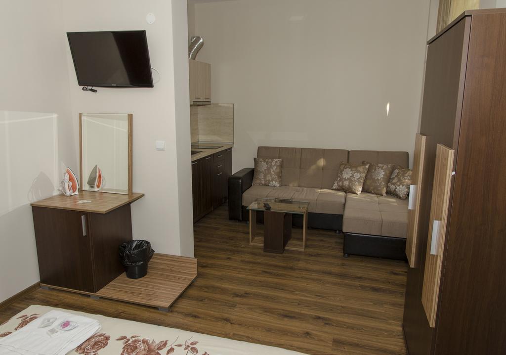 Guest House Anelim Βελίκο Τίρνοβο Δωμάτιο φωτογραφία